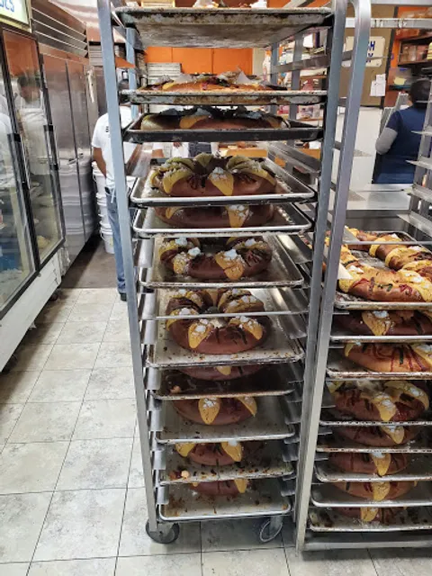 Beto's Bakery & Cafe