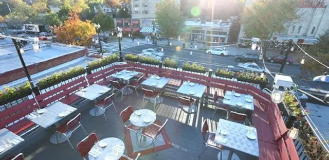 Cleveland Park Bar and Grill