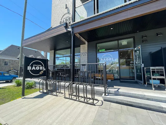 Station BAGEL & CAFÉ