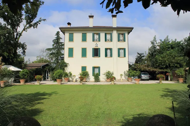 The Home Villa Leonati Art And Garden