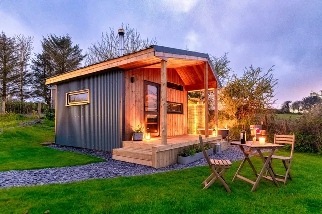 Tresyjo Glamping @ Penhallow Barn