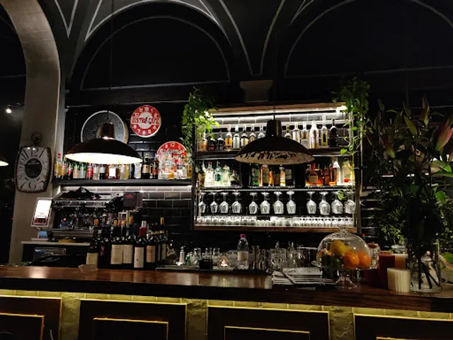 Oggi Restaurant & Cocktail Bar