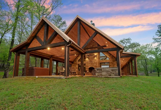 Last Wild River Resort | Broken Bow River Cabin and Event Venue