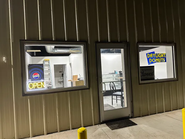 Gid’s Dough-Main Yale Daylight