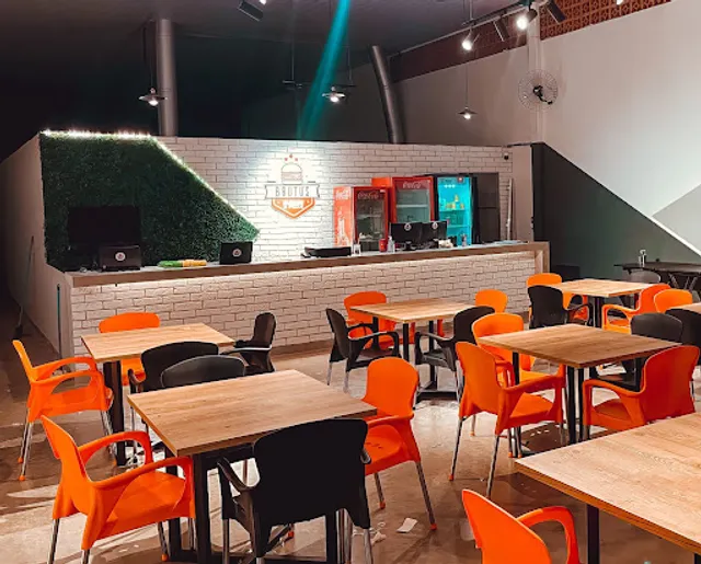 Brutus Burger & Pizza