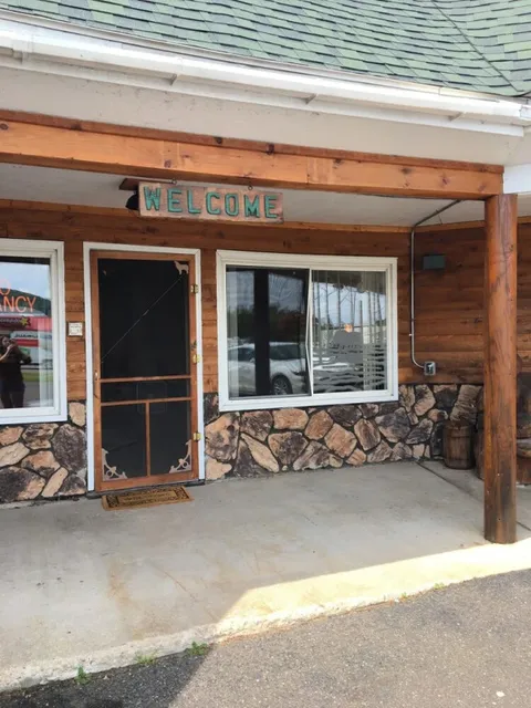 Superior Motel & Suites