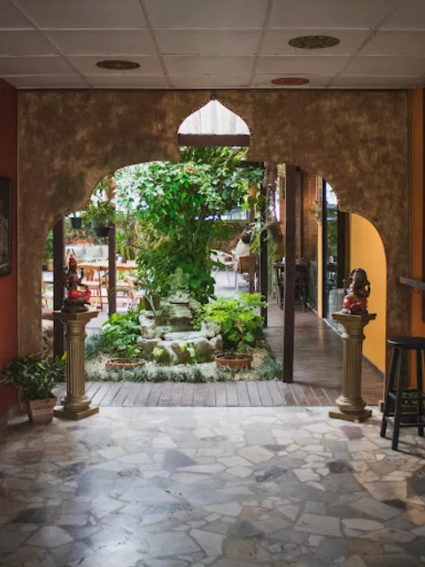 Currys Coffee & Cakes