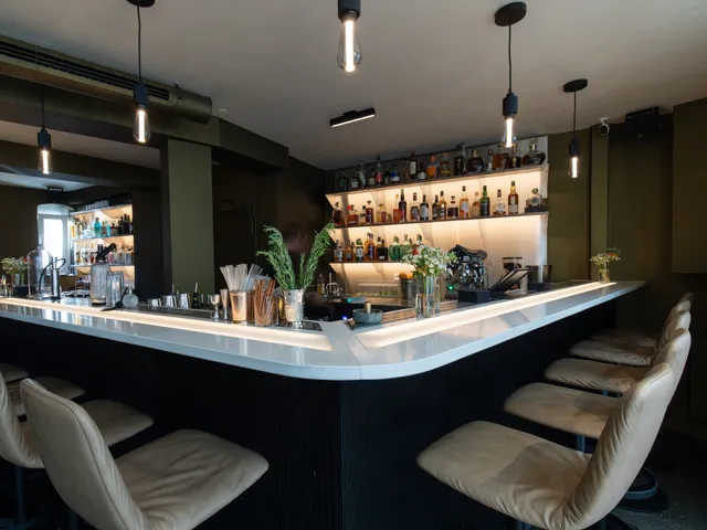 Easy Street Cocktailbar