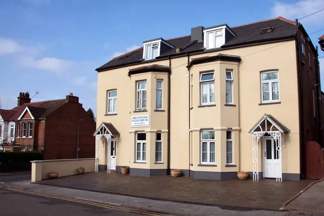 Brentwood Hotel & Apartments