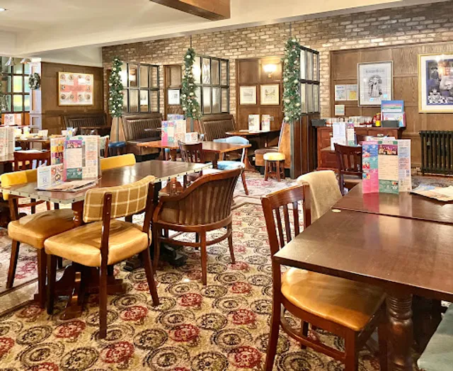 The Raymond Mays - JD Wetherspoon