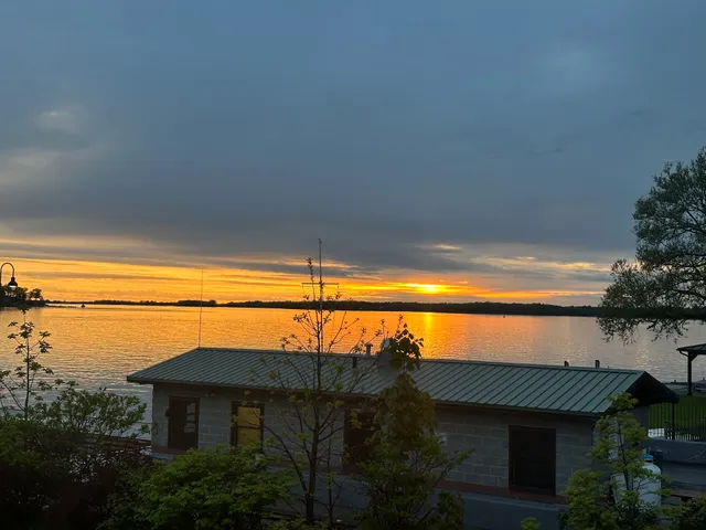 Islander Marina & Lodge