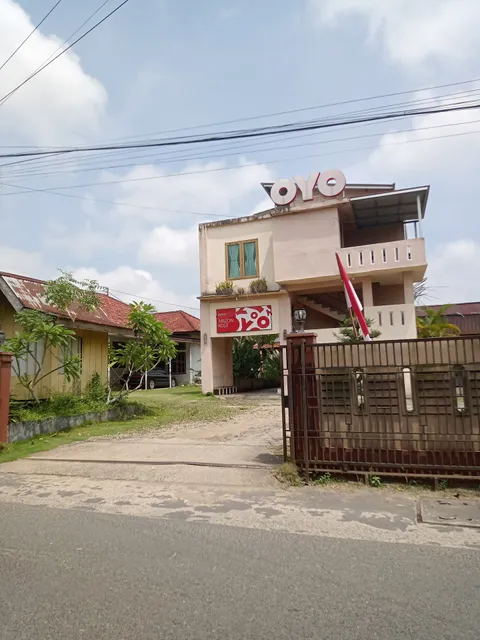 OYO 90945 Arizon Kost