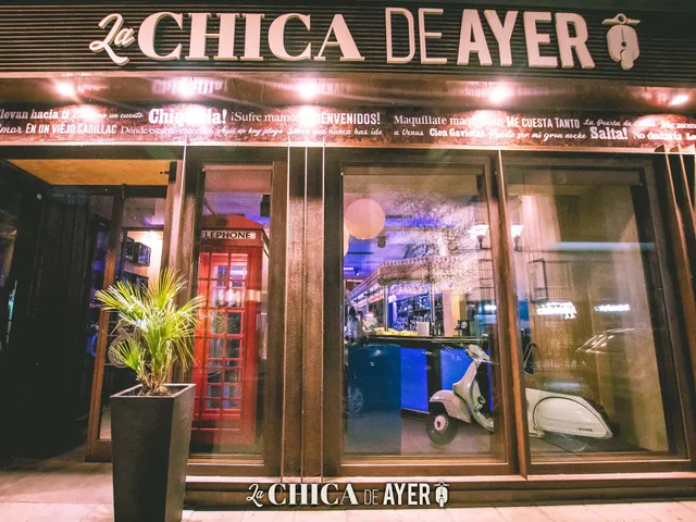 Pub La Chica de Ayer - Granada