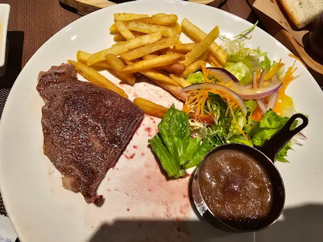 Le Monde Steak Nguyễn Văn Lộc