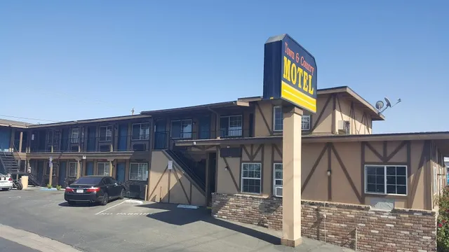 Town & Country Motel