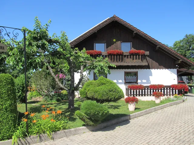 Landhaus - Pema Ferienwohnung