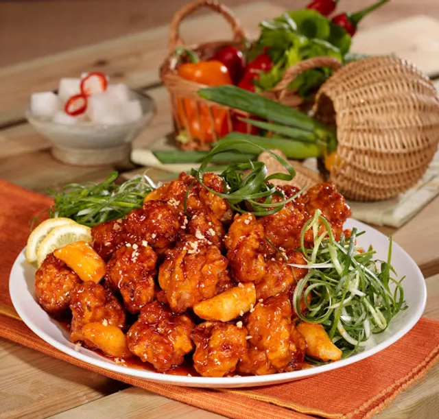 Mujeog Jjang restaurant -J&CH Catering Corp/Pig's trotters, chicken, bento boxes/족발,치킨,도시락 전문