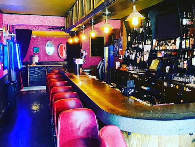 Stella's: A Cocktail Dive