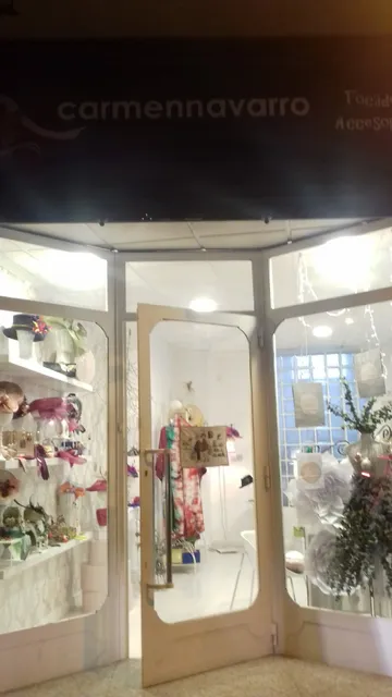 Carmen Navarro - Tocados y accesorios para bodas y eventos en Murcia. Novias, madrinas e invitadas. Tocados de comunión