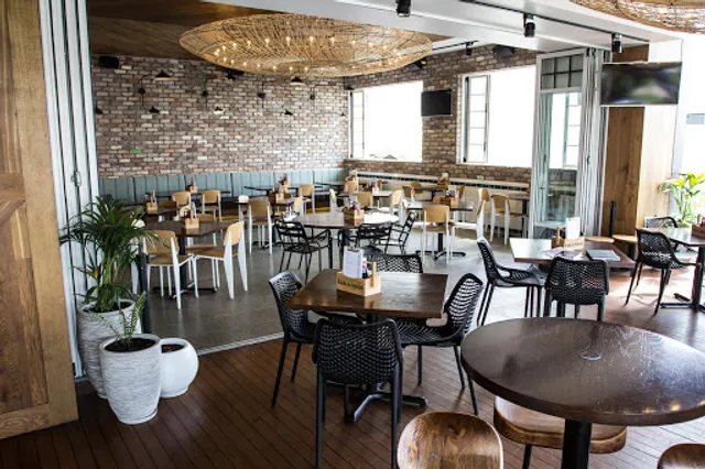 Hotel Beach House Garden City