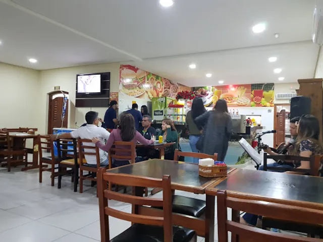 Mamutis Pizzaria e Esfiharia