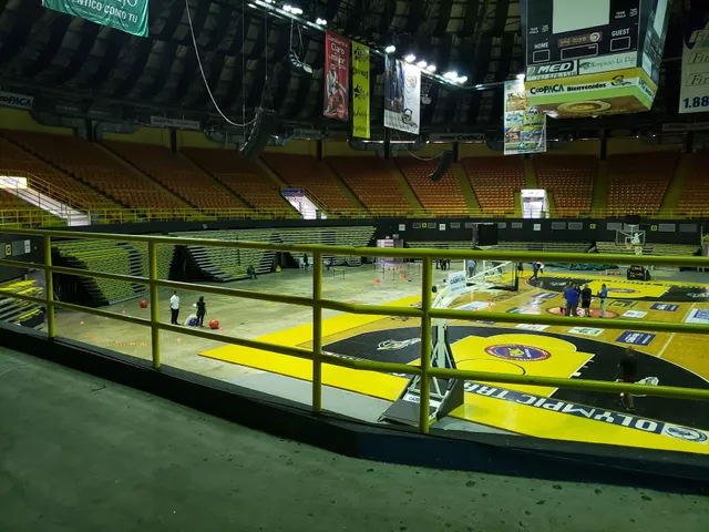 Coliseo Manuel G. "Petaca" Iguina Reyes