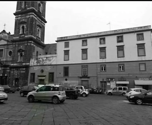 B&B A Maronn Ro'Carmin