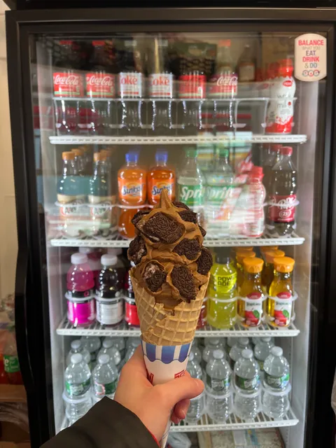 Glenn’s Kreme&Kone at the Hood Milk Bottle