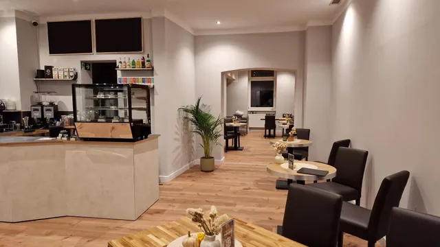 95 degrees - Das Café