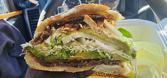 Tacos Y Cemitas "El Monchis"