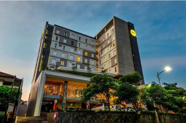 YELLO Hotel Jemursari - Surabaya