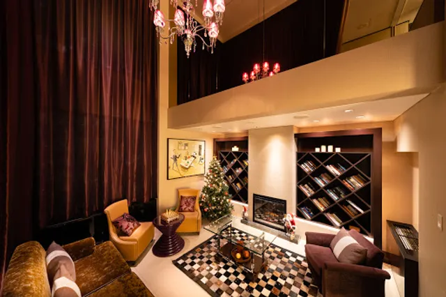 Mimi's Restaurant & Bar