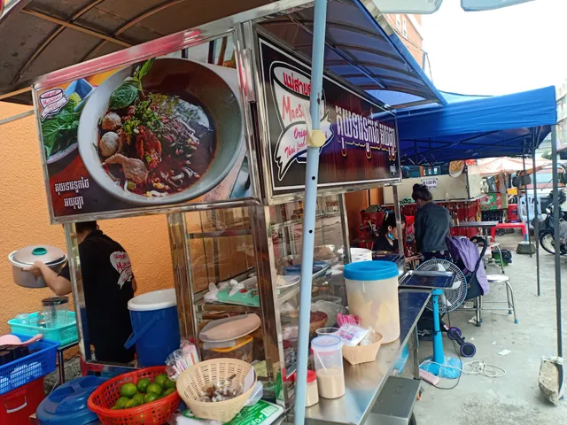 Mae Saikham Siam Boat Noodle Ayutthayae