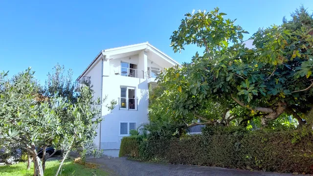 Refresh Boutique Apartments