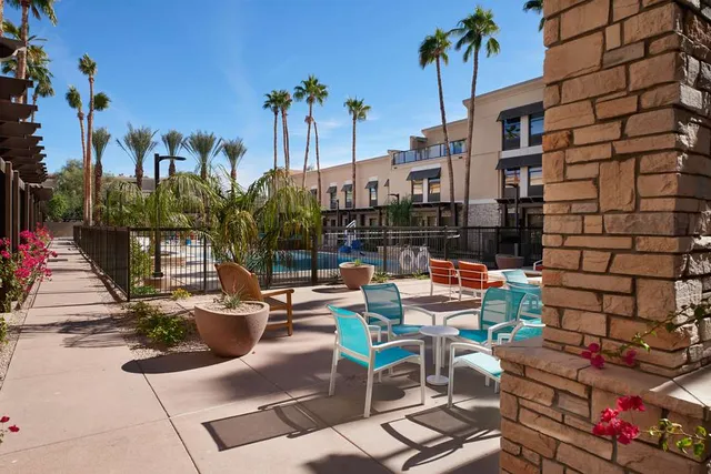 Hampton Inn & Suites Phoenix/Scottsdale on Shea Boulevard