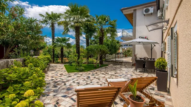 Holiday House Serenity