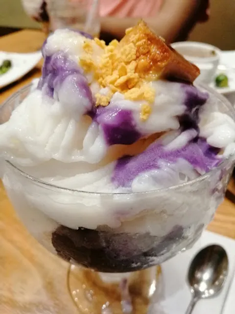 Kuya J - SM City Tarlac