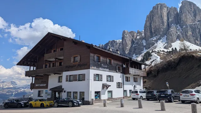 Alpin Hotel & restaurant Frara - Passo Gardena (bz)