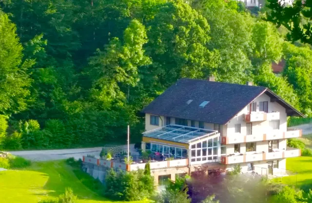 Hotel-Pension "Haus Hubertus"