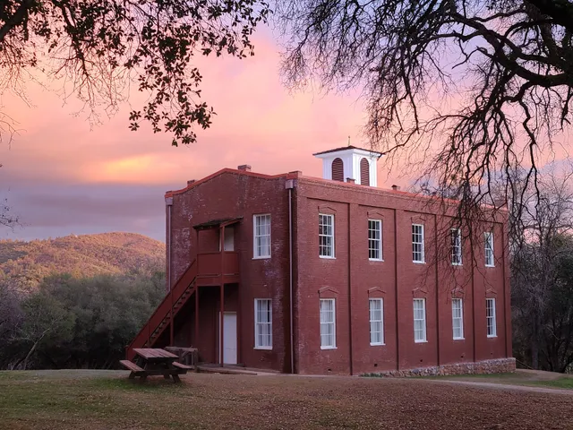 Old Columbia Schoolhouse