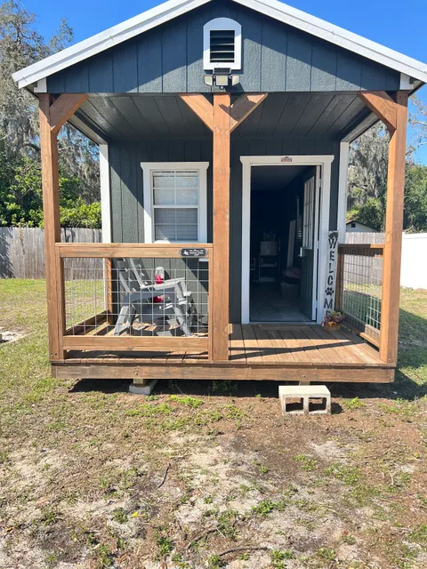 813 Lashes Lips Beauty