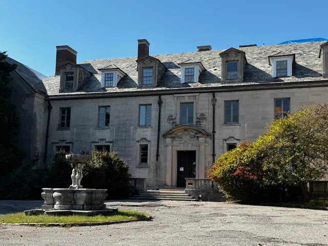 W. B. Thompson Mansion