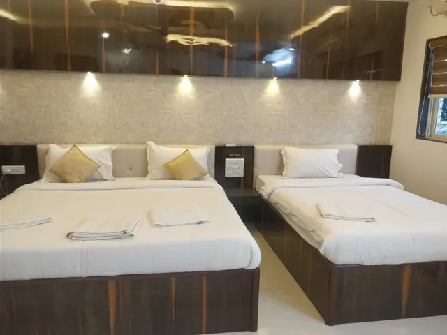 CAPITAL O74333 Hotel Ss Residency