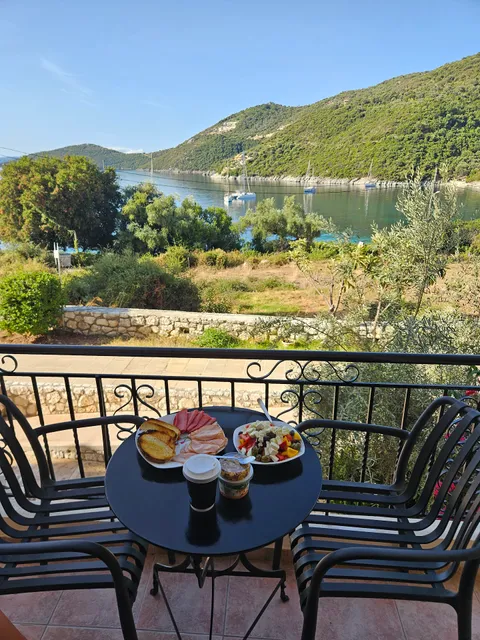 Mikros Gialos Apartments