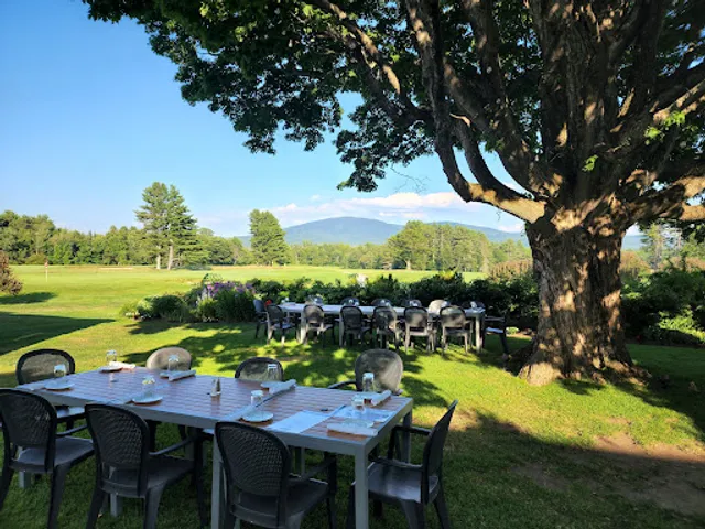 Henry's at Lake Sunapee Country Club
