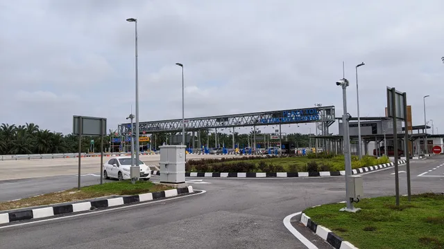 E32 WCE - Hutan Melintang Toll Plaza