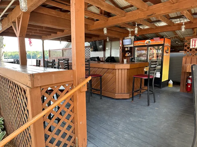 Driftwood Bar & Grill