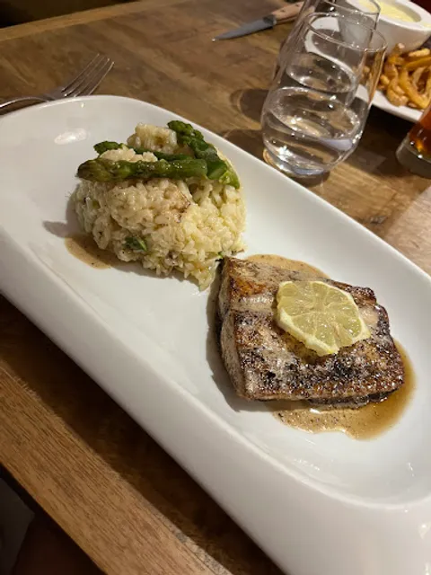 Hôtel Restaurant L'art Des Mets by Côté Jardin