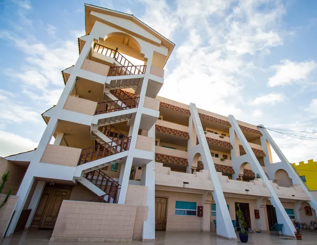 3 Dolphins Apartments