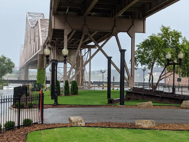 Laclede's Landing Dog Park